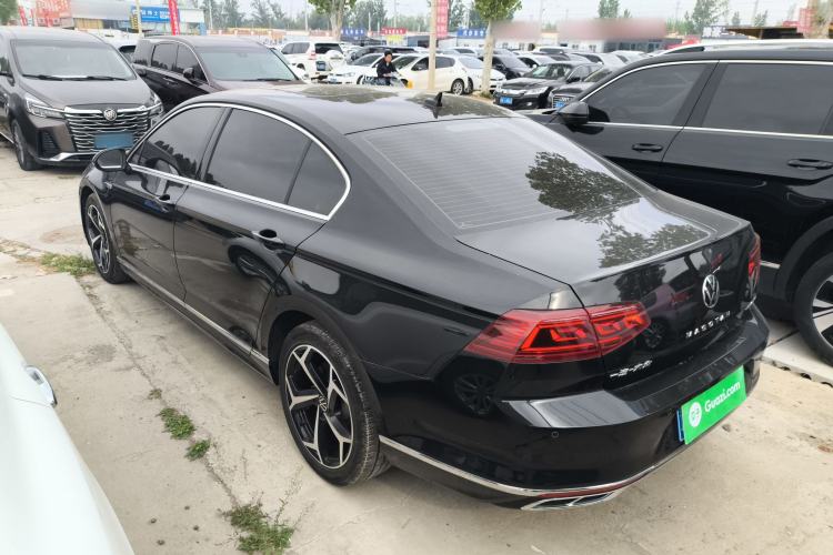 Used Volkswagen Magotan 2023 2 Million Units Limited Edition 330TSI DSG Leading Version Exterior 2