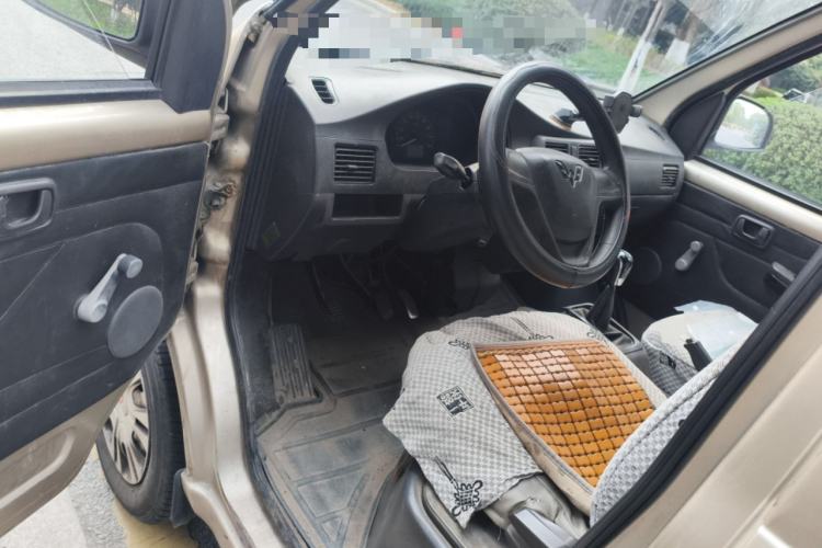 Used Wuling Rongguang 2014 1.2L S Base Model
