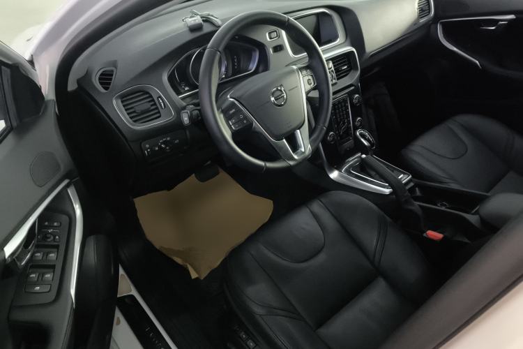Used Volvo V40 2019 T3 Zhiyi Edition