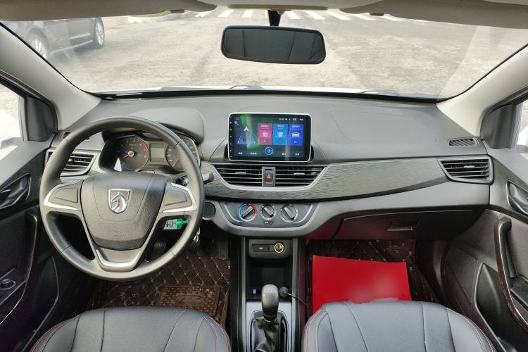 Used Baojun 310 2016 1.2L manual Comfort trim level