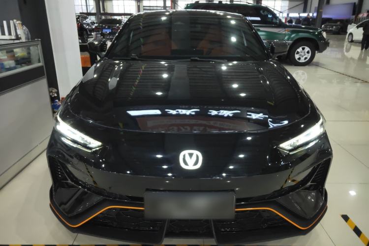 Used Changan UNI-V 2025 Model Third-Generation 2.0T Dynamic Edition