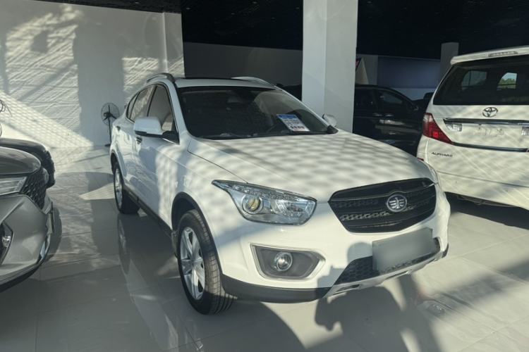 Used Bestune X80 2016 2.0L automatic Comfort trim level
