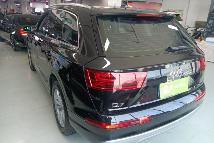 Used Audi Q7 2019 45 TFSI Comfort Model