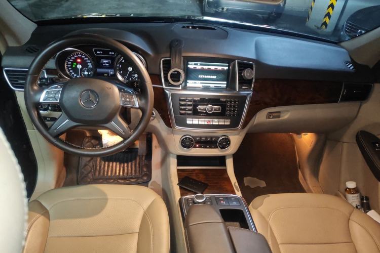 Used Mercedes-Benz M-Class 2014 ML 400 4MATIC Dynamic Model
