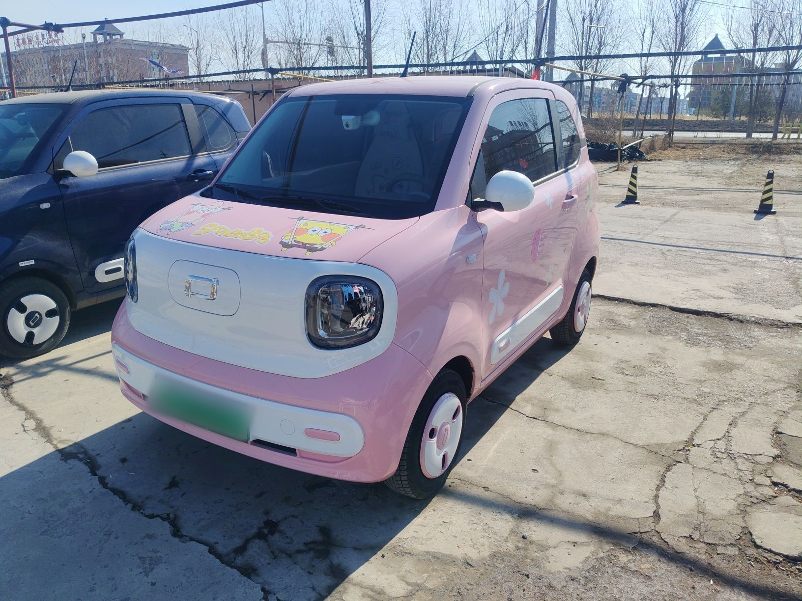 Под передней частью автомобиля