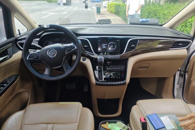 Used Buick GL8 2017 ES 28T Flagship Model China V Standard
