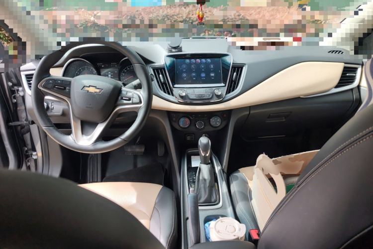 Used Chevrolet Monza 2020 320 Automatic Enjoyment Edition Center Console