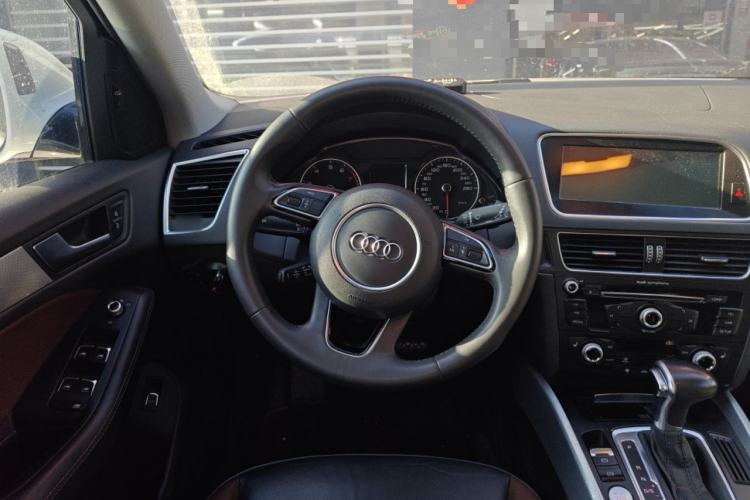 Used Audi Q5 2017 Plus 40 TFSI Technology Model