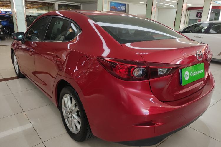 Used Mazda 3 Axela 2016 Sedan 1.5L Automatic Luxury Model Exterior 2