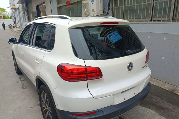 Used Volkswagen Tiguan 2015 1.8TSI Automatic All-Wheel-Drive Luxury Model Rear Left 45 Deg