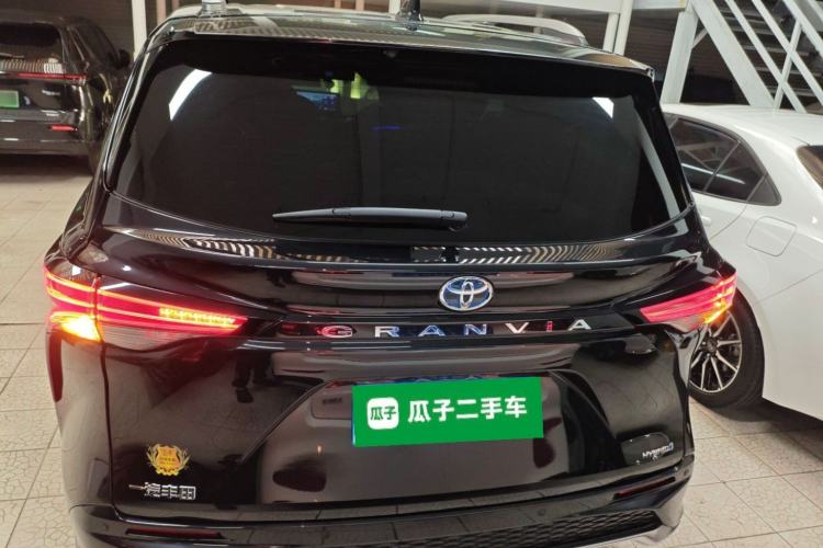 Used Toyota Granvia 2022 2.5L Hybrid Flagship Edition Rear