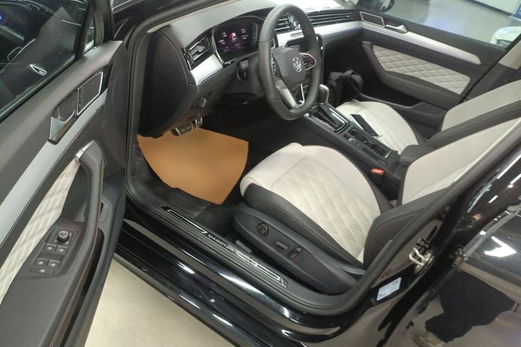 Used Volkswagen Magotan 2023 2 Million Units Commemorative Edition 330TSI DSG Luxury Version Driver Seat