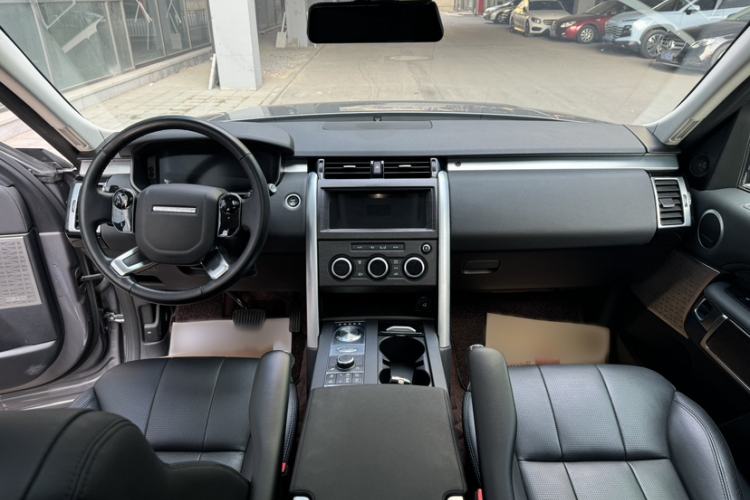 Used Land Rover Discovery 2020 3.0 SC V6 30th Anniversary Special Edition Interior 3