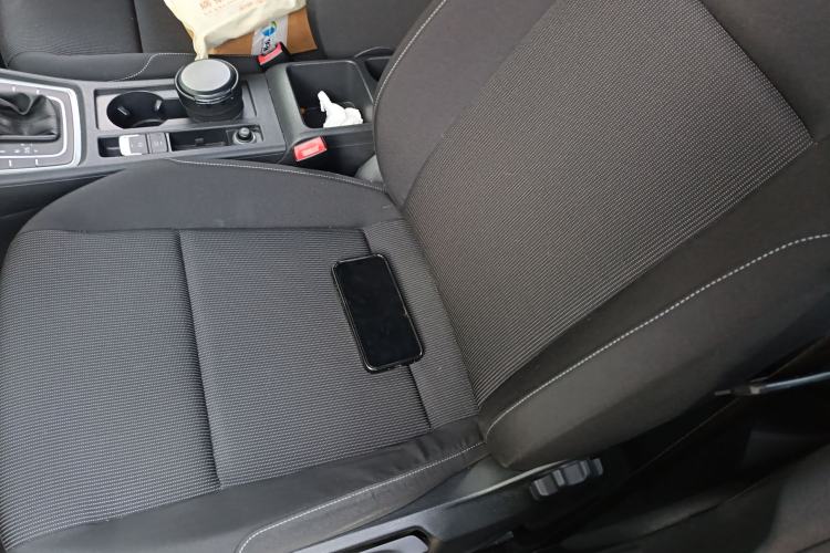 Used Volkswagen Golf 2014 1.6L Automatic Fashion Model Left Front Seat