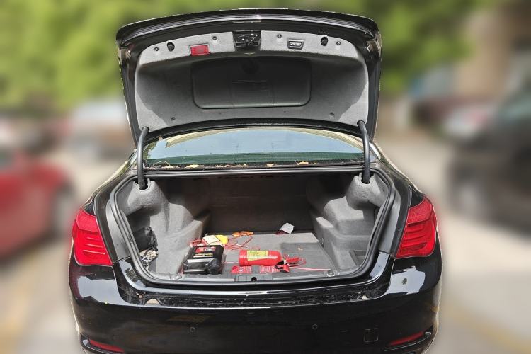 Used BMW 7 Series 2009 740Li Leading Model Trunk