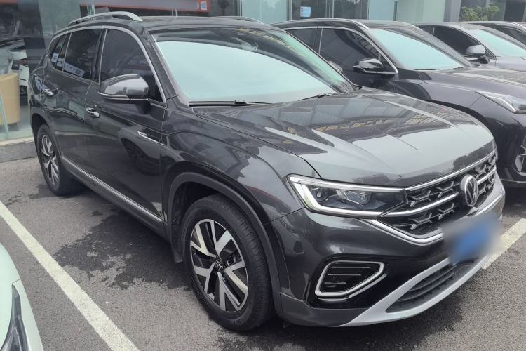 Used Volkswagen Tayron 2024 330TSI Two-Wheel Drive Luxury Plus Advanced Version Front Right 45 Deg