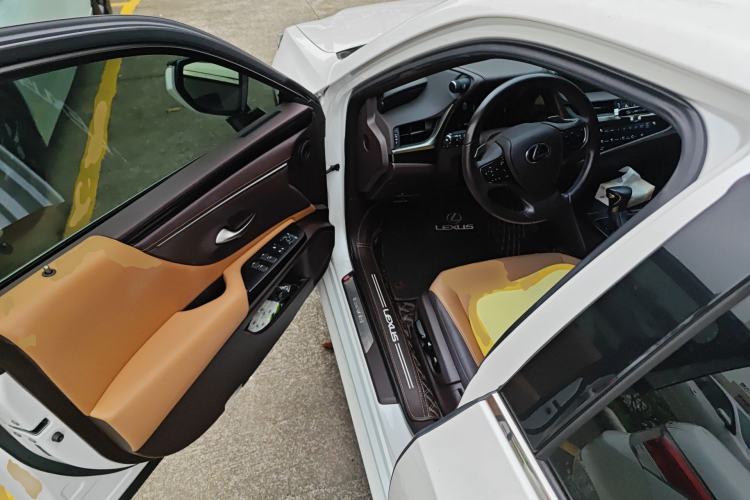 Used Lexus ES 2020 200 Excellence Edition
