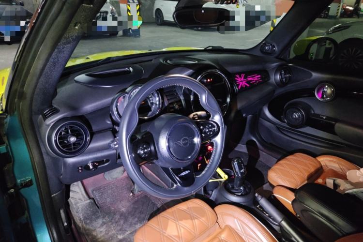 Used MINI 2019 1.5T COOPER CABRIO Temptation Edition Center Console