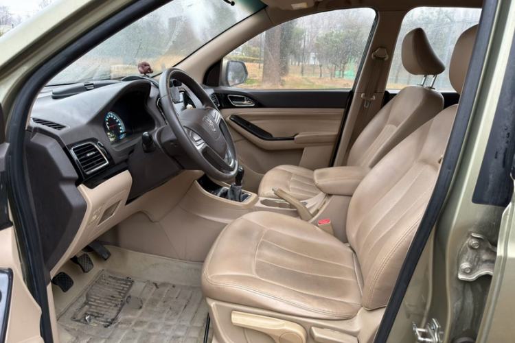 Used Baojun 730 2014 1.5L manual Comfort ESP version 7 seats
