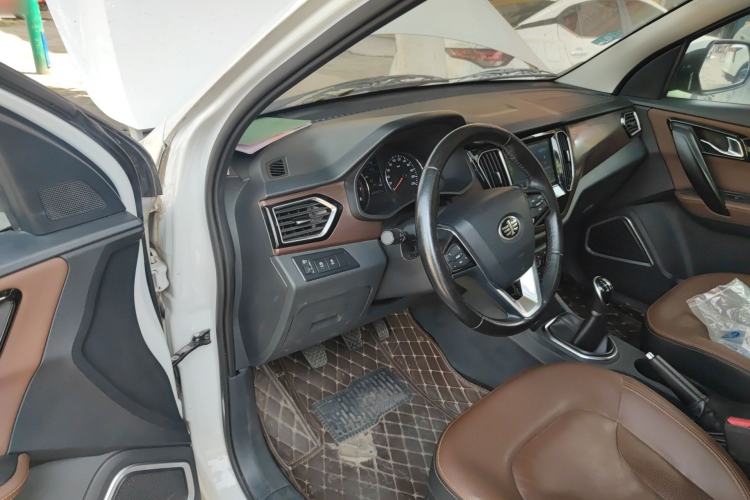 Used FAW Senya R7 2017 1.6L Manual Luxury Model
