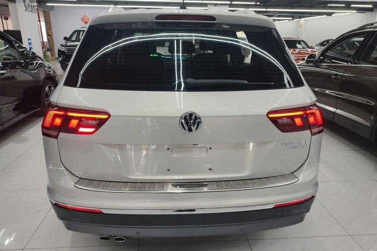 Used Volkswagen Tiguan L 2018 330TSI Automatic Two-Wheel Drive Luxury Edition Rear