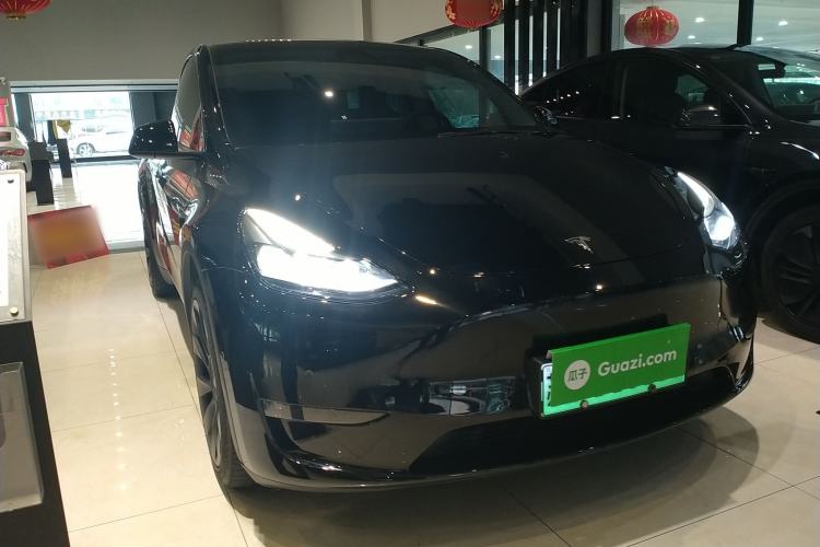 Used Tesla Model Y 2023 Long-Range All-Wheel-Drive Version
