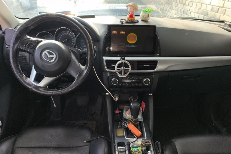 Used Mazda CX-5 2015 2.0L Automatic Two-Wheel Drive Urban Version Center Console