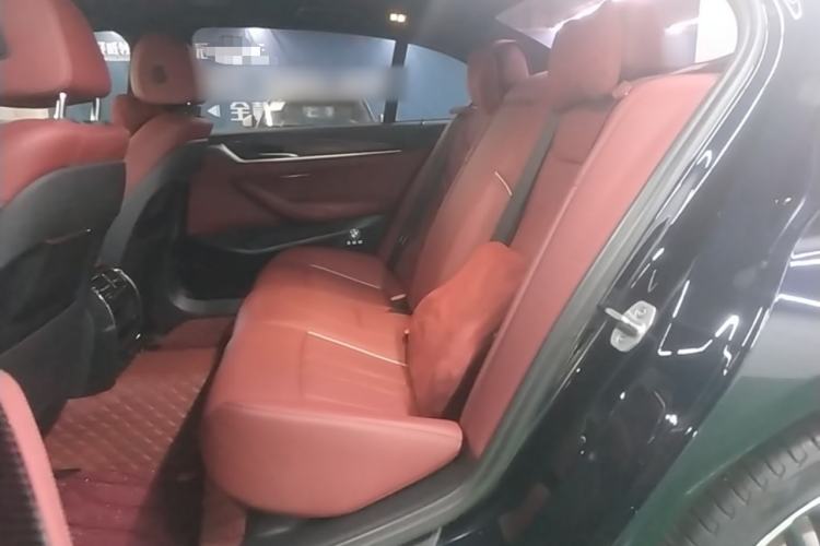 Used BMW 5 Series 2022 Restyled 530Li Leading Edition M Sport Package Left Rear Seat