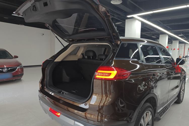 Used Geely Auto Emgrand X7 Sport 2016 2.0L Manual ZhiShang Version