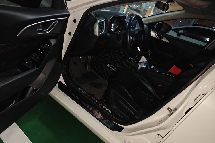 Used Mazda Mazda 3 Axela 2017 Sedan 1.5L Automatic Luxury Model China VI Standard