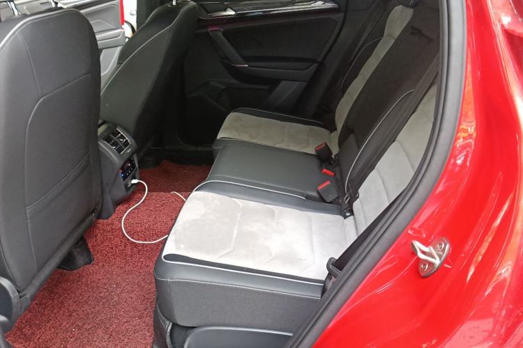 Used Volkswagen Tayron X 2020 380TSI Four-Wheel Drive Flagship Smart Connectivity Version Left Rear Seat