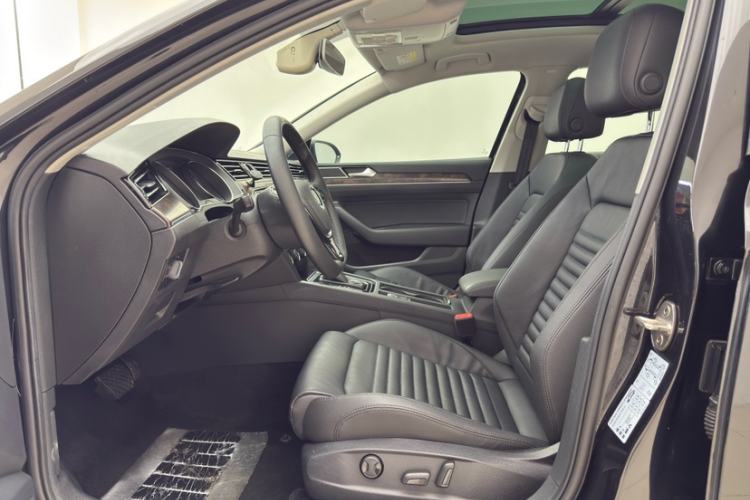 Used Volkswagen Magotan 2019 330TSI DSG Luxury Version China VI Standard
