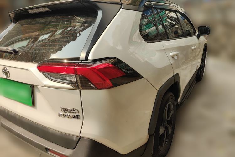 Used Toyota RAV4 2020 2.0L CVT Two-Wheel Drive Fashion PLUS Edition
