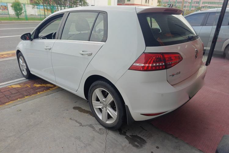 Used Volkswagen Golf 2014 1.6L Automatic Comfort Model Rear Left 45 Deg