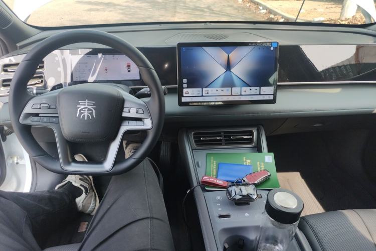 Used BYD Qin L 2025 DM-i Smart Drive 80KM Leading Model Center Console