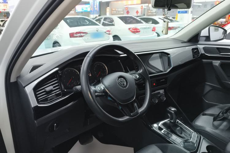 Used Volkswagen Tayron 2019 Teramont Edition 280TSI Two-Wheel Drive Luxury Model China VI Standard Center Console