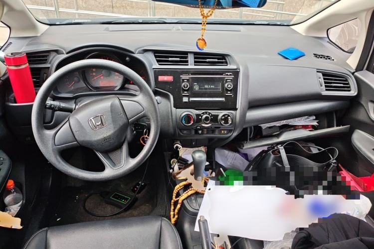 Used Honda Fit 2014 1.5L LX CVT Comfort Model Center Console