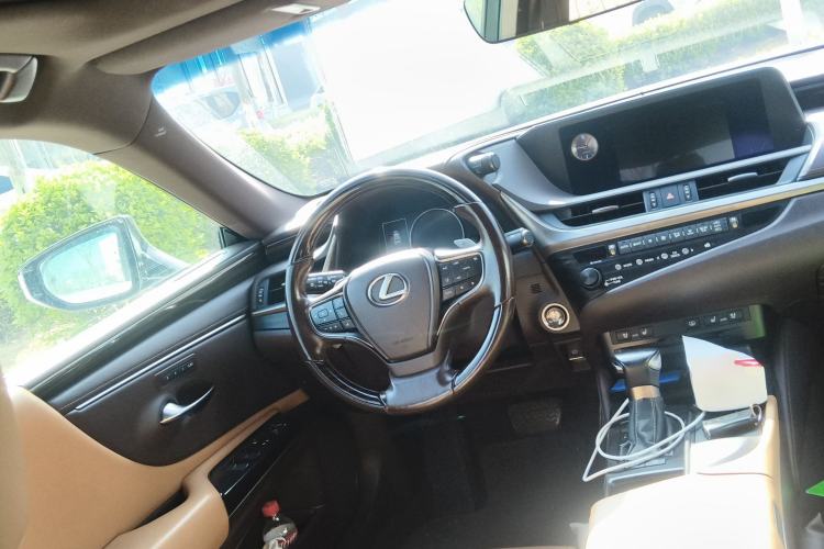 Used Lexus ES 2020 200 Luxury Edition Steering Wheel