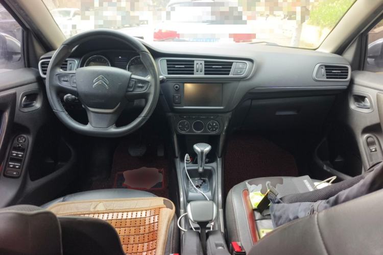 Used Citroen C3-XR 2015 1.6THP Automatic Flagship Model Center Console