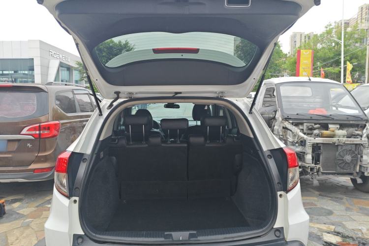 Used Honda Vezel 2020 1.5L CVT Pioneer Edition Trunk