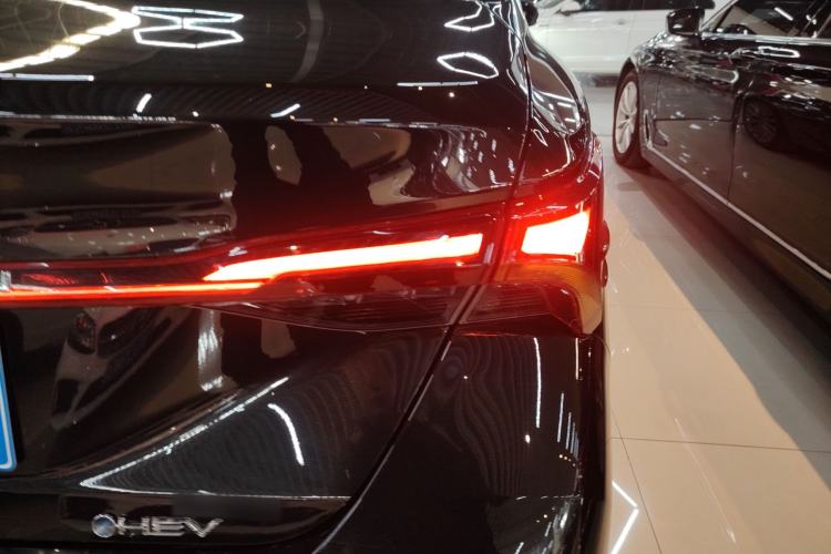 Used Toyota Avalon 2024 Dual-Motor 2.0L Luxury Edition
