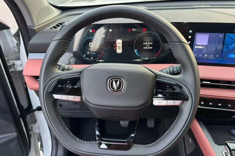 Used Changan CS75 PLUS 2024 3rd Generation Champion Edition 2.0T Intelligent Drive Performance Model
