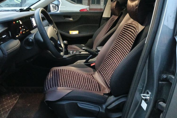 Used Roewe i5 2023 1.5L Manual Comfort Edition
