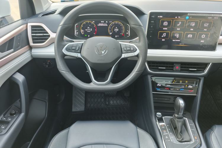 Used Volkswagen Tharu 2024 300TSI Two-Wheel-Drive Full Moon Edition
