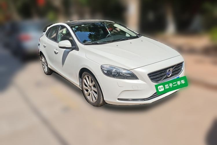 Used Volvo V40 2016 T3 Zhiyi Edition
