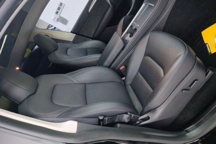 Used Tesla Model Y 2023 Rear-Wheel-Drive Version
