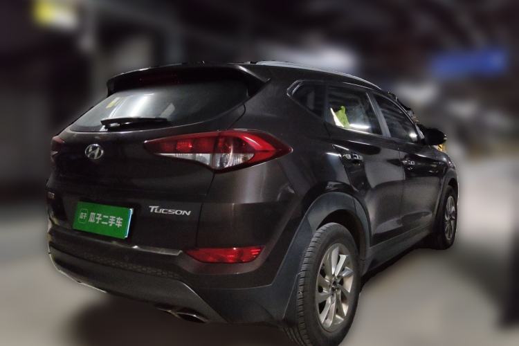 Used Hyundai Tucson 2015 1.6T Dual-Clutch Two-Wheel-Drive Comfort Model Rear Right 45 Deg