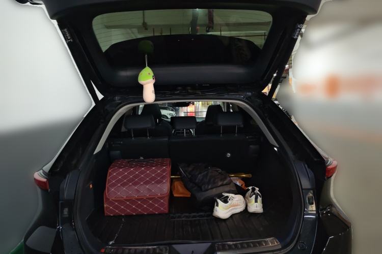 Used Toyota Venza 2022 2.0L CVT Two-Wheel Drive Prestige Edition Trunk