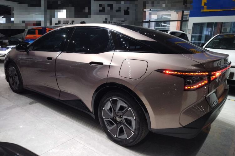 Used Toyota bZ3 2023 616 km Long-Range Premium
