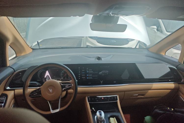 Used VOYAH Dream 2024 PHEV Extended-Range Premium Edition Center Console